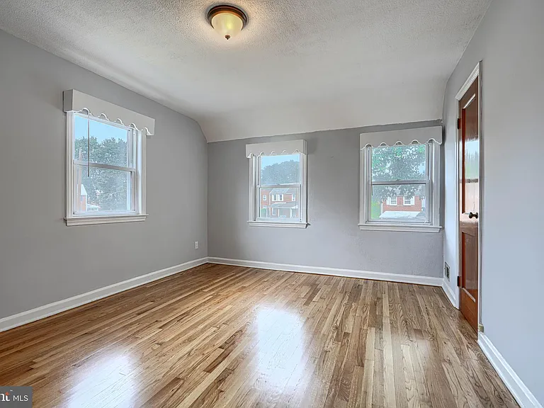 7114 Greenwood Ave — Photo 15