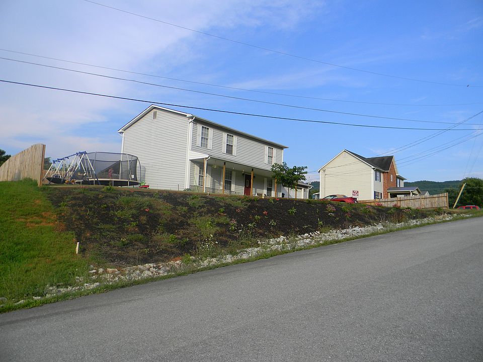 1st image of 131 Emerald Hills Dr