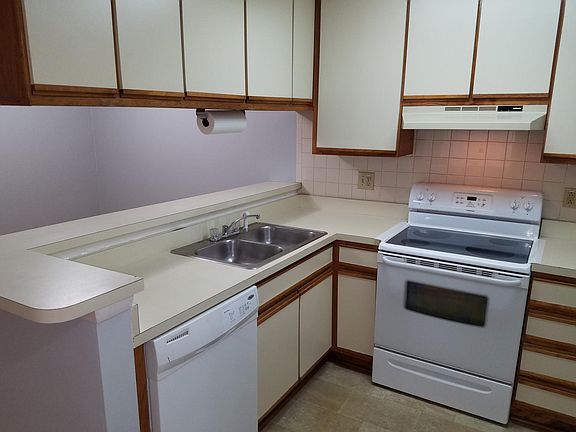 2nd image of 3957 Horse Run Gln APT 202