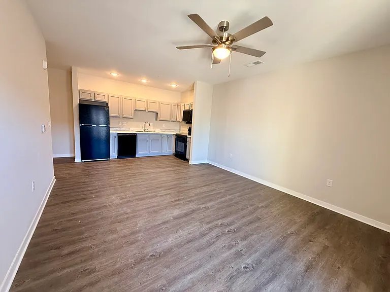 Sunrise Crossing Apartments — Photo 16