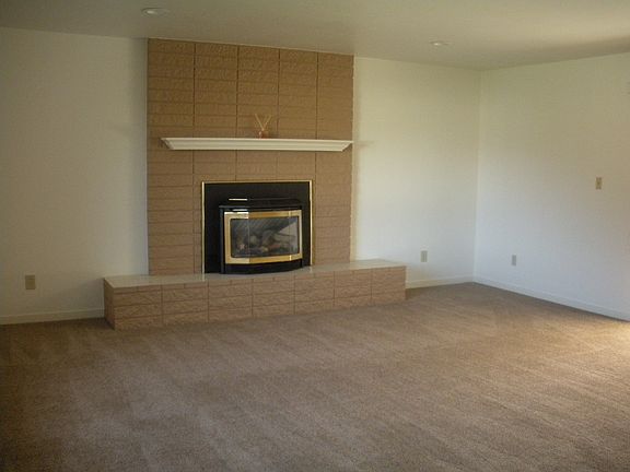 5th image of 1215 Loyola Way