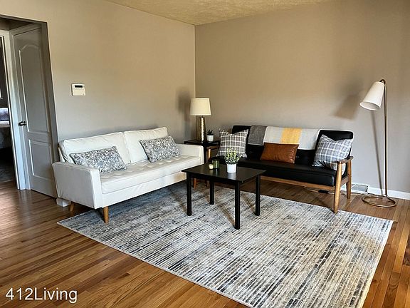 3rd image of 2105 Wharton St #10781164
