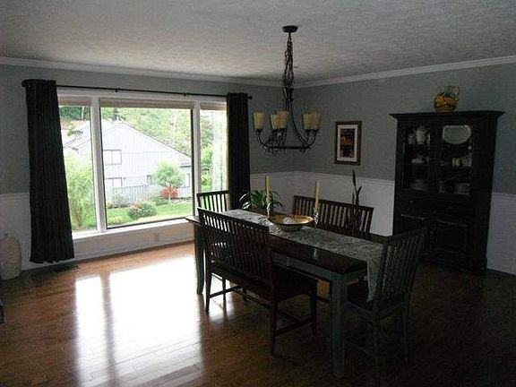 4th image of 95 Copper Glen Dr