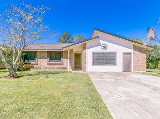 53 Wagon Lane Loop, Angleton, TX 77515