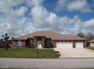 1352 Coventry Cir, Melbourne, FL 32904