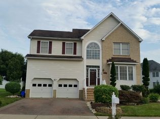 15 Lexington Rd, Monmouth Junction, NJ 08852