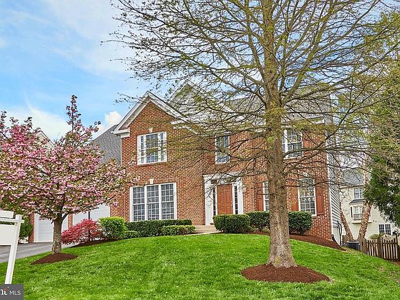 3rd image of 9362 Worthington Dr
