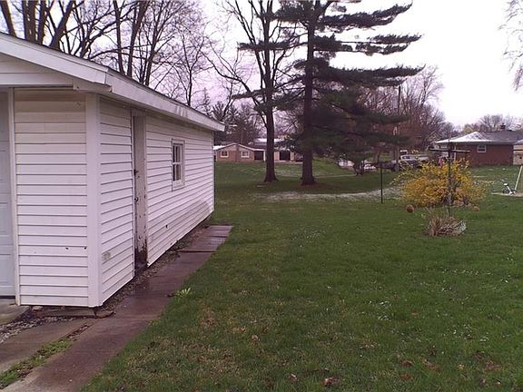 5th image of 811 Curtis St