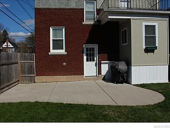 3rd image of 3936 Washington St
