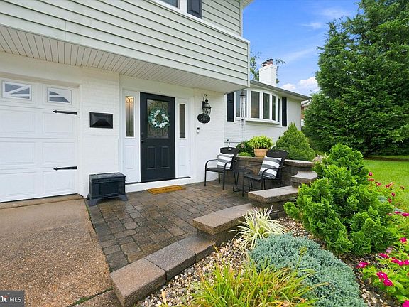 2nd image of 2401 Matwood Rd
