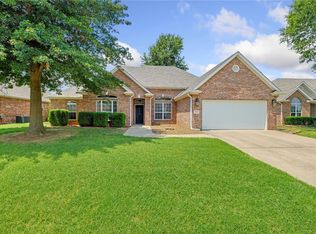 5604 S 42nd St, Rogers, AR 72758