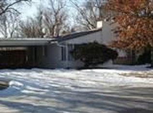 1609 E 10th Ave, Winfield, KS 67156