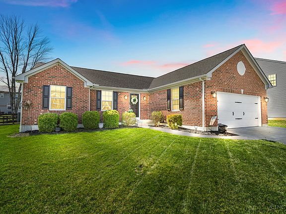 2nd image of 4001 Ivy Wood Dr