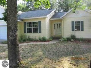 1979 Commons Way NE, Kalkaska, MI 49646
