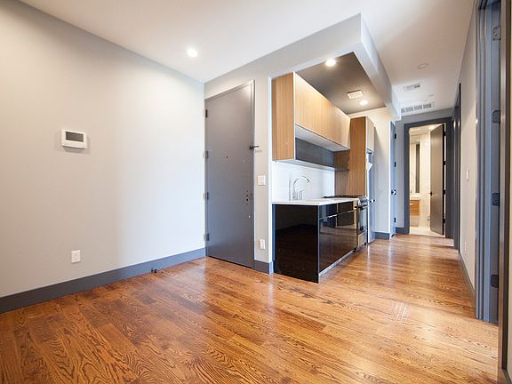 3rd image of 81 Stanhope St #4C