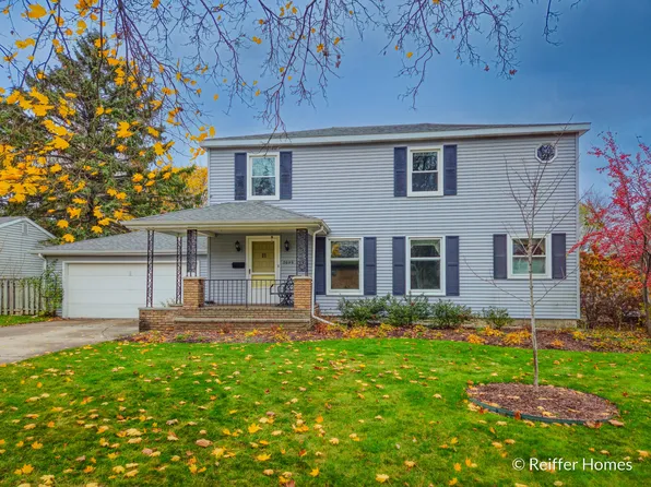 2040 Cambridge Dr SE, Grand Rapids, MI 49506