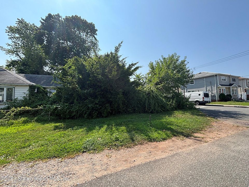 2nd image of 154 Cuba Ave