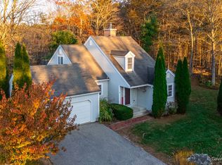 1 Nutmeg Ct, Mansfield, CT 06250