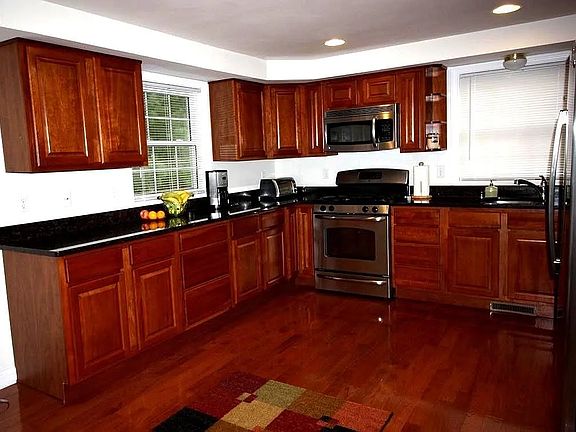 3rd image of 6 Orlando Ct