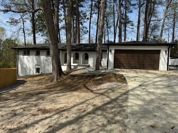 3185 Hammarskjold Dr, East Pt, GA 30344
