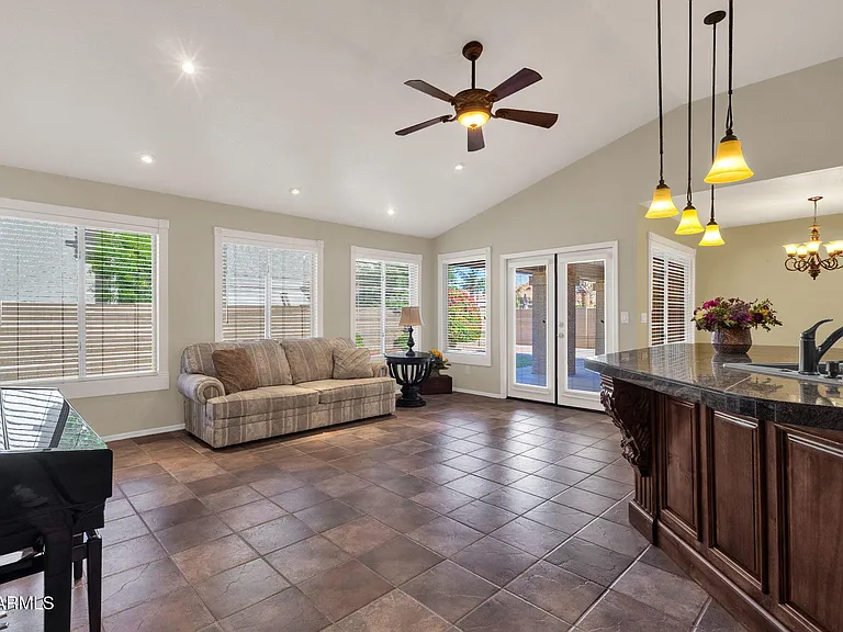 16847 S 29th Way — Photo 12