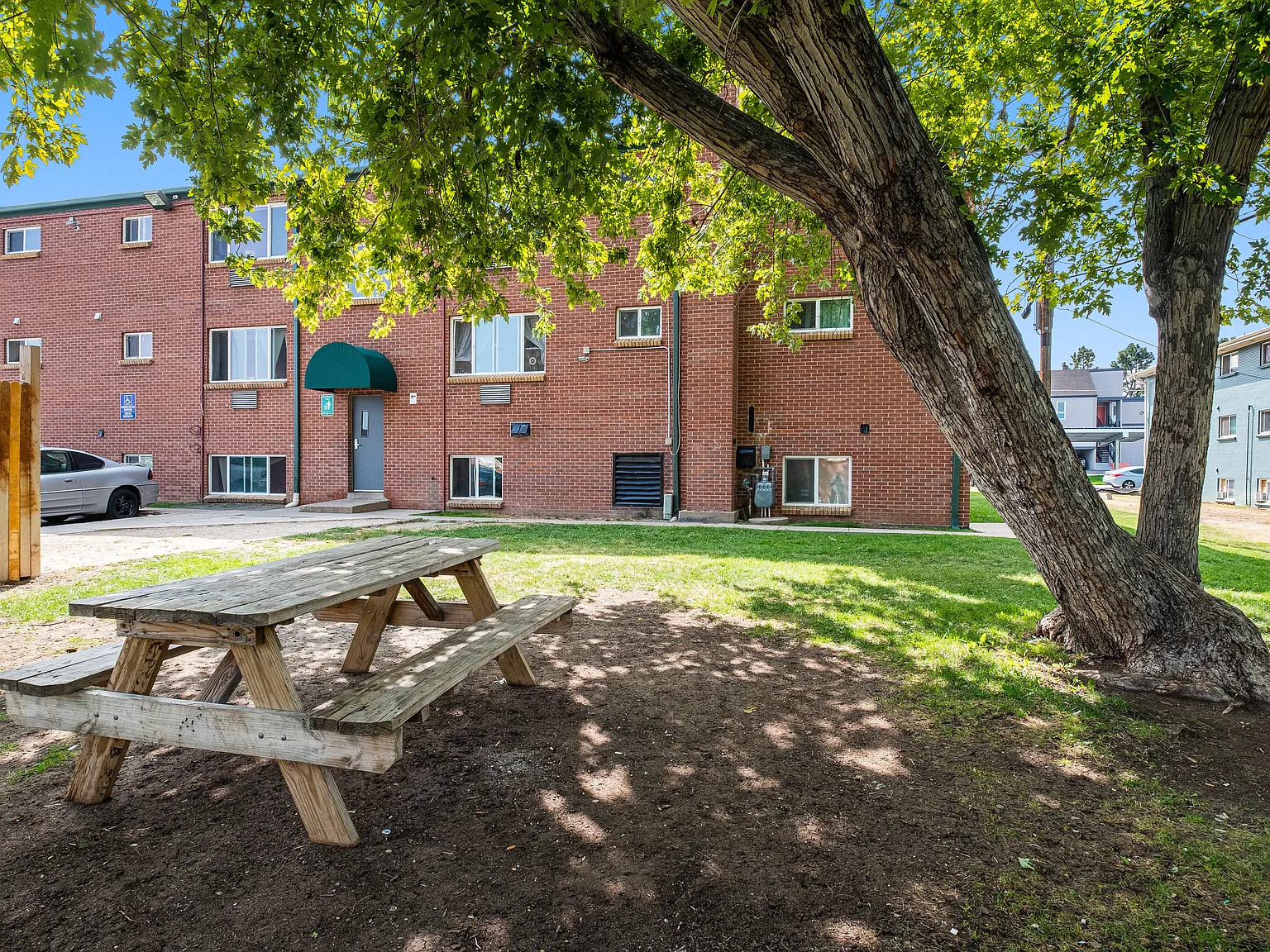 Warren Park Apartments — Photo 3