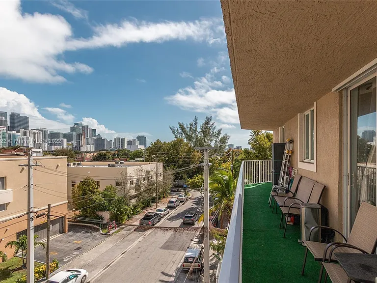 102 SW 6th Ave #202 — Photo 20