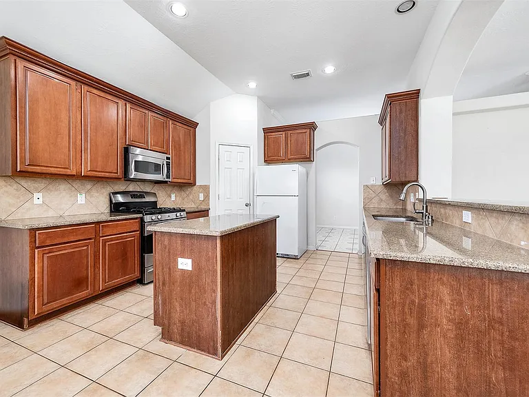 7814 Rocky Peak Ln — Photo 13