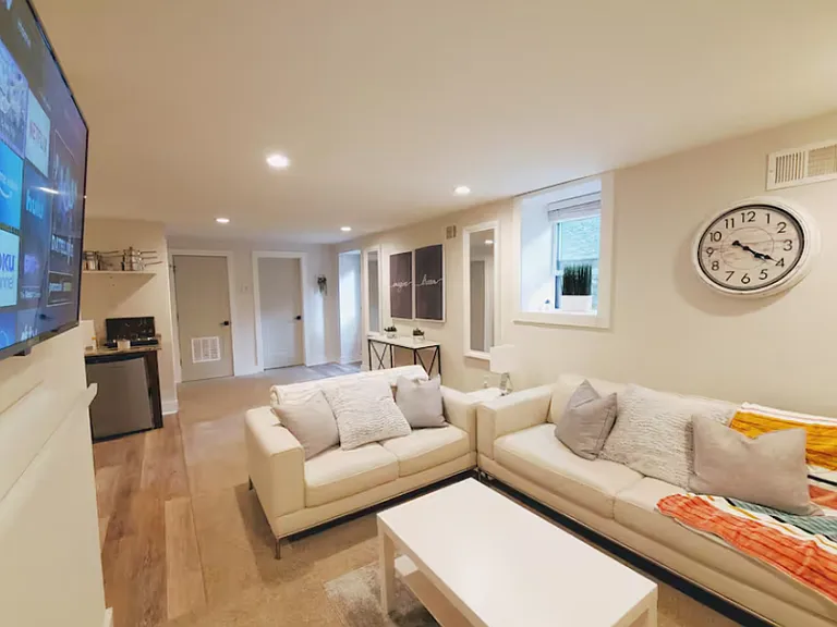 2078 Montrose Dr #B — Photo 2