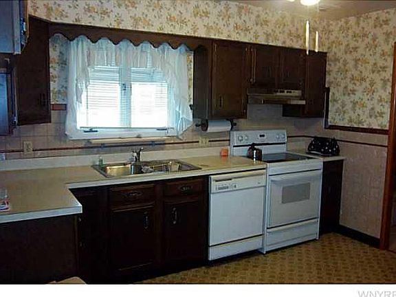 5th image of 40 Jesella Dr N
