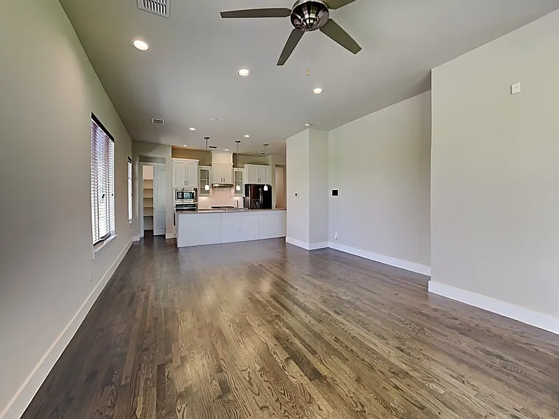 2 bed, 2.5 bath, 1818 sqft, $3,150 — Photo 3
