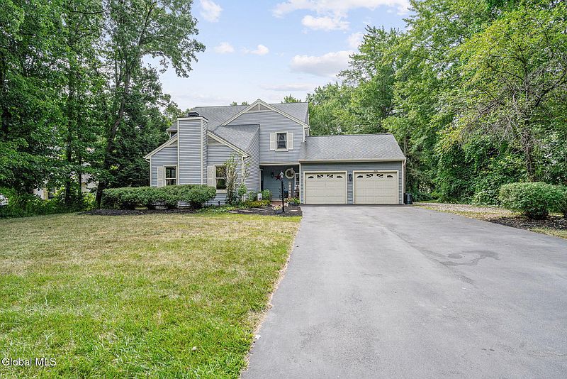 4th image of 808 Red Oak Drive