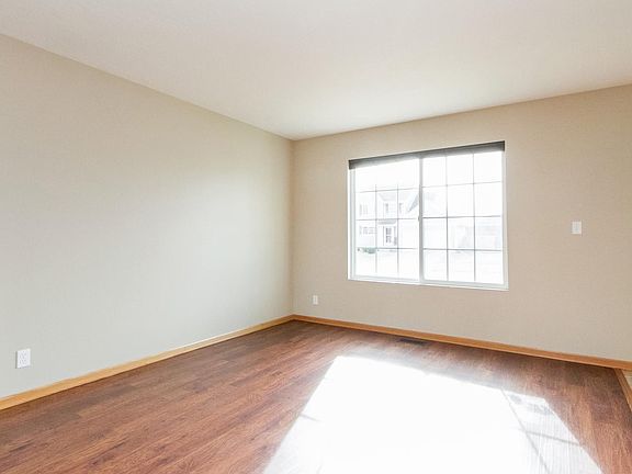 3rd image of 3834 Welbeck Dr