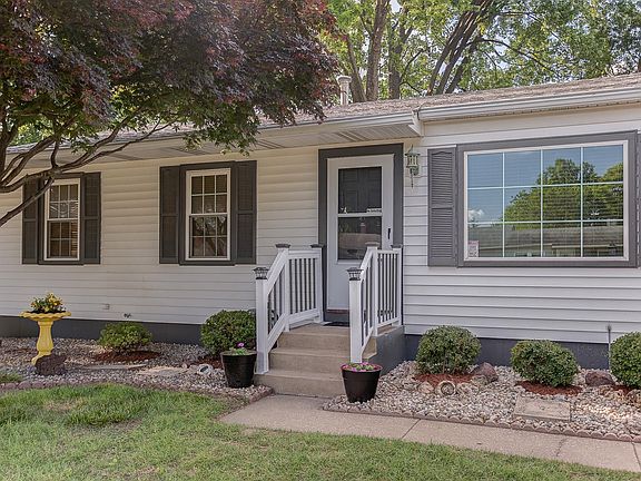 2nd image of 2421 Sunbury Ave
