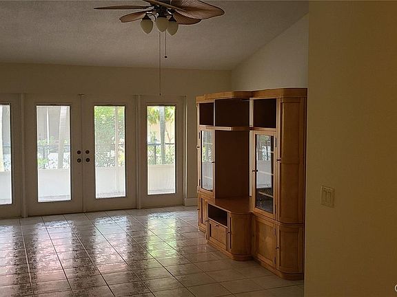 3rd image of 611 NW 207th Ave #611