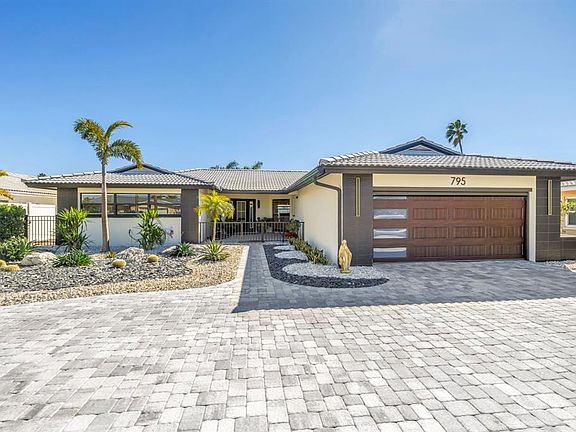4th image of 795 Capri Blvd