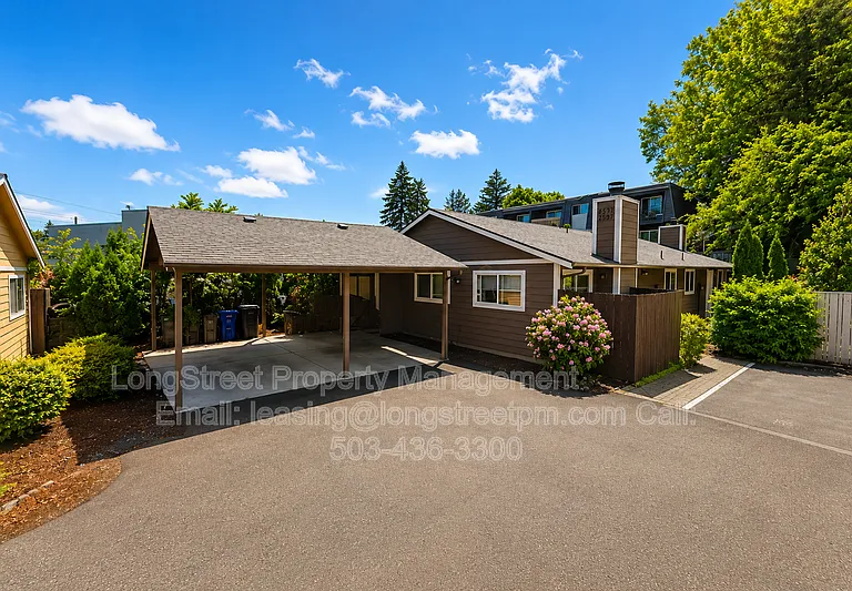 2537 SW Spring Garden St — Photo 1