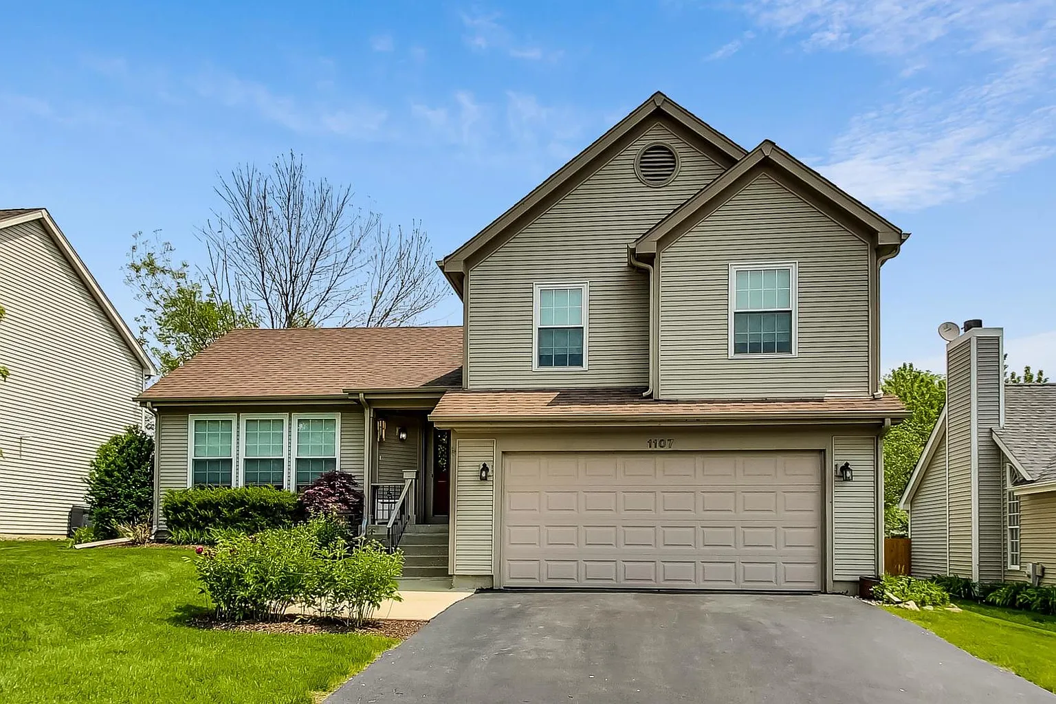 1107 Lexington Ln photo 1