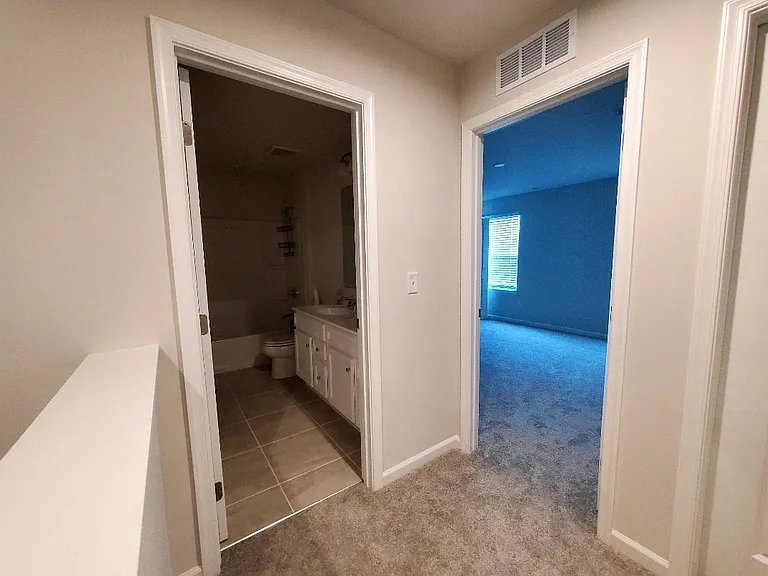 563 Roosevelt St — Photo 6