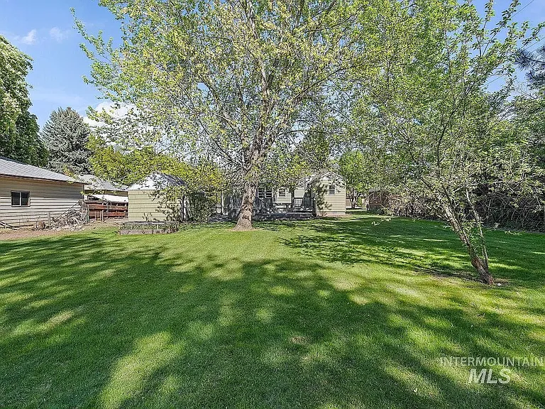 1103 S Johnson St — Photo 8