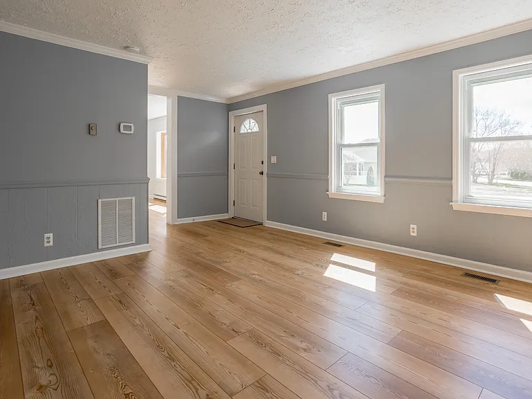 31245 Mohican Dr — Photo 7
