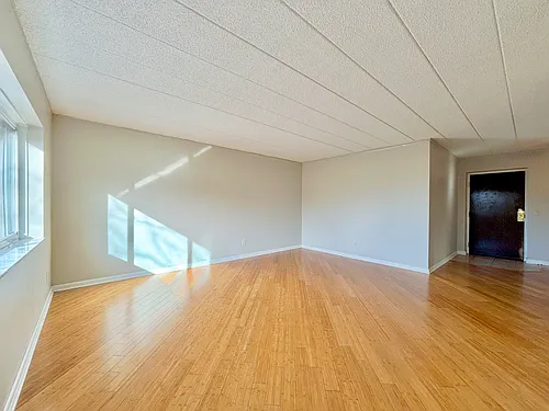 1088 Greentree Rd Photo 1