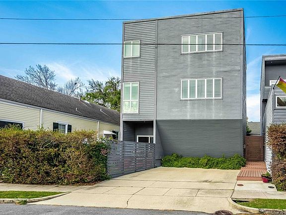 2nd image of 5301 Laurel St #A