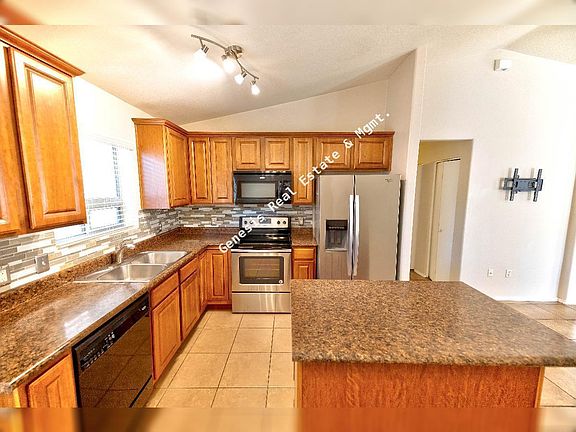 4th image of 8433 S Gupta Dr
