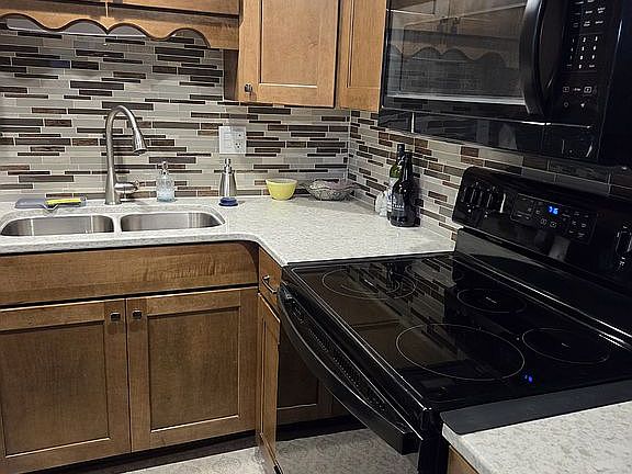 2nd image of 400 Greenler Rd Unit 1106