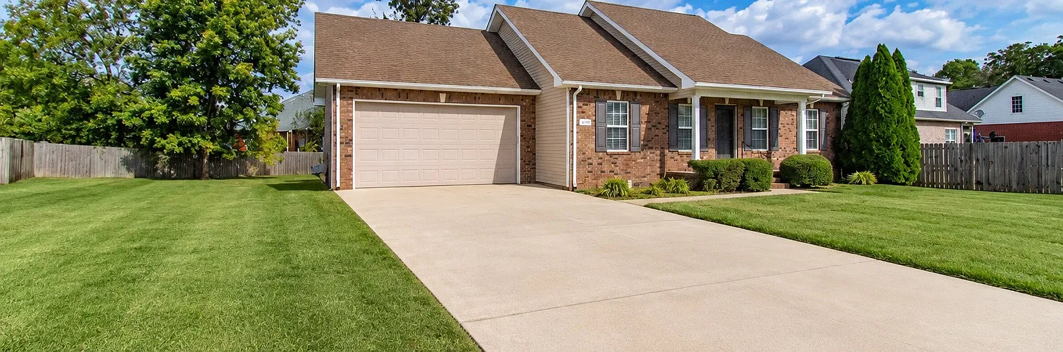 3 bed, 2.0 bath, 1862 sqft, $2,050 — Photo 2