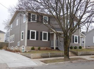 209 Indiana St APT A, Saint Charles, IL 60174
