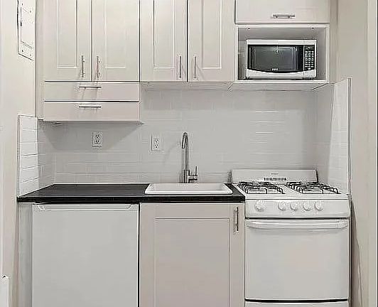 4th image of 2790 Broadway #3C