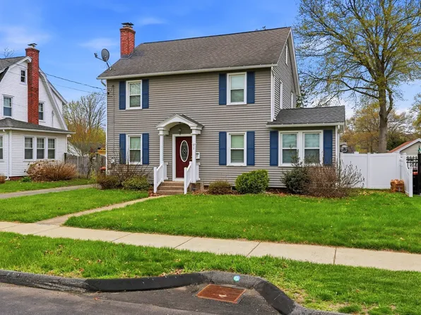 42 Reed St, Agawam, MA 01001