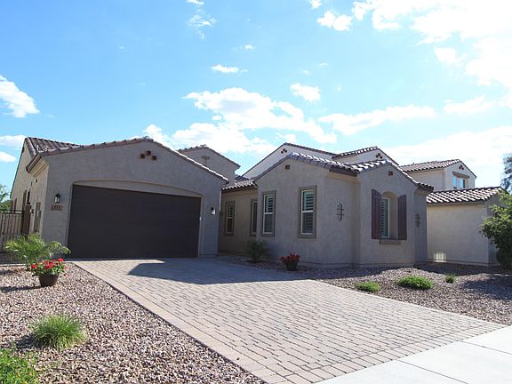2nd image of 871 E Tonto Pl